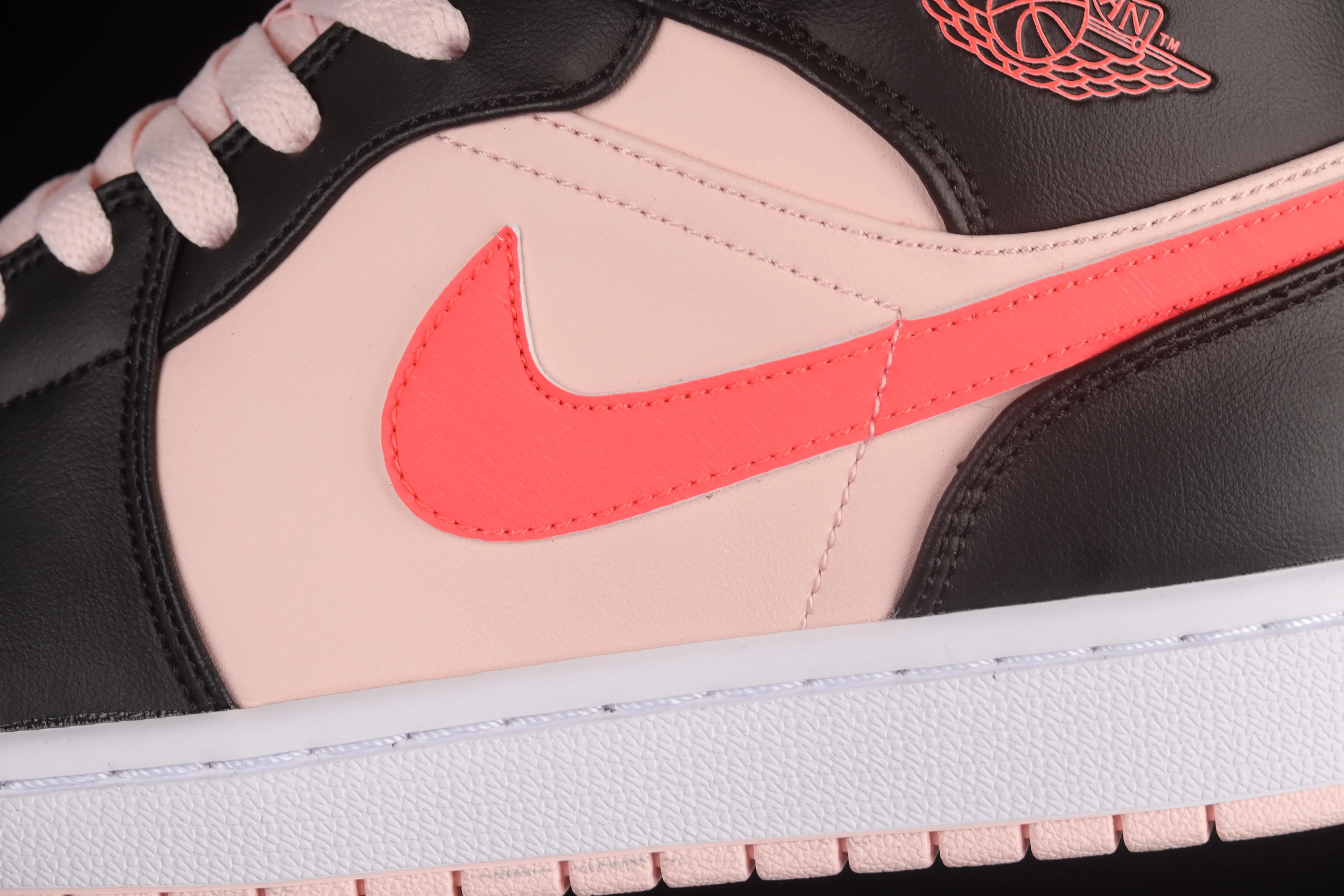 All categories Air Jordan Jordan series basketball shoes Air Jordan 1 Mid Air Jordan 1 Mid AJ1 Joe 1 black powder mid-top retro basketball shoes 554725-604